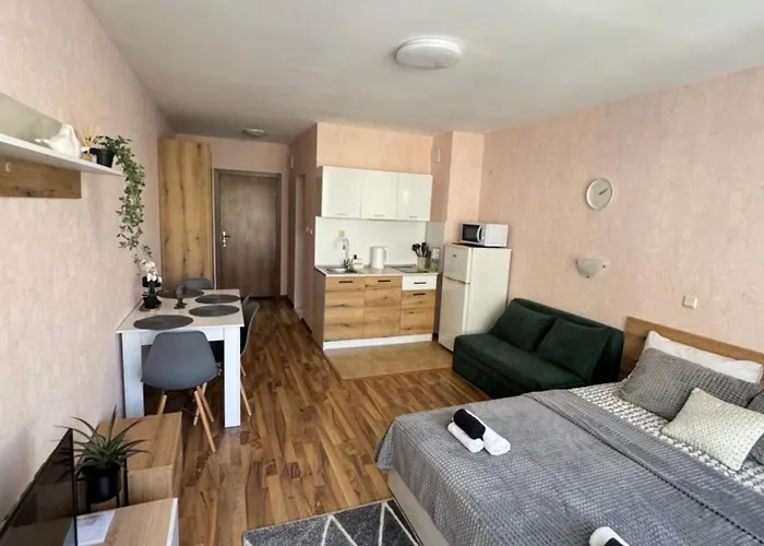 Апартамент студия Sea Breeze Свети Влас