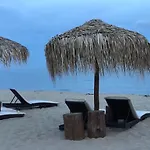 студия Sea Breeze 아파트